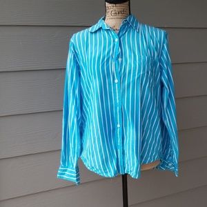 Boue and white stripped polo shirt